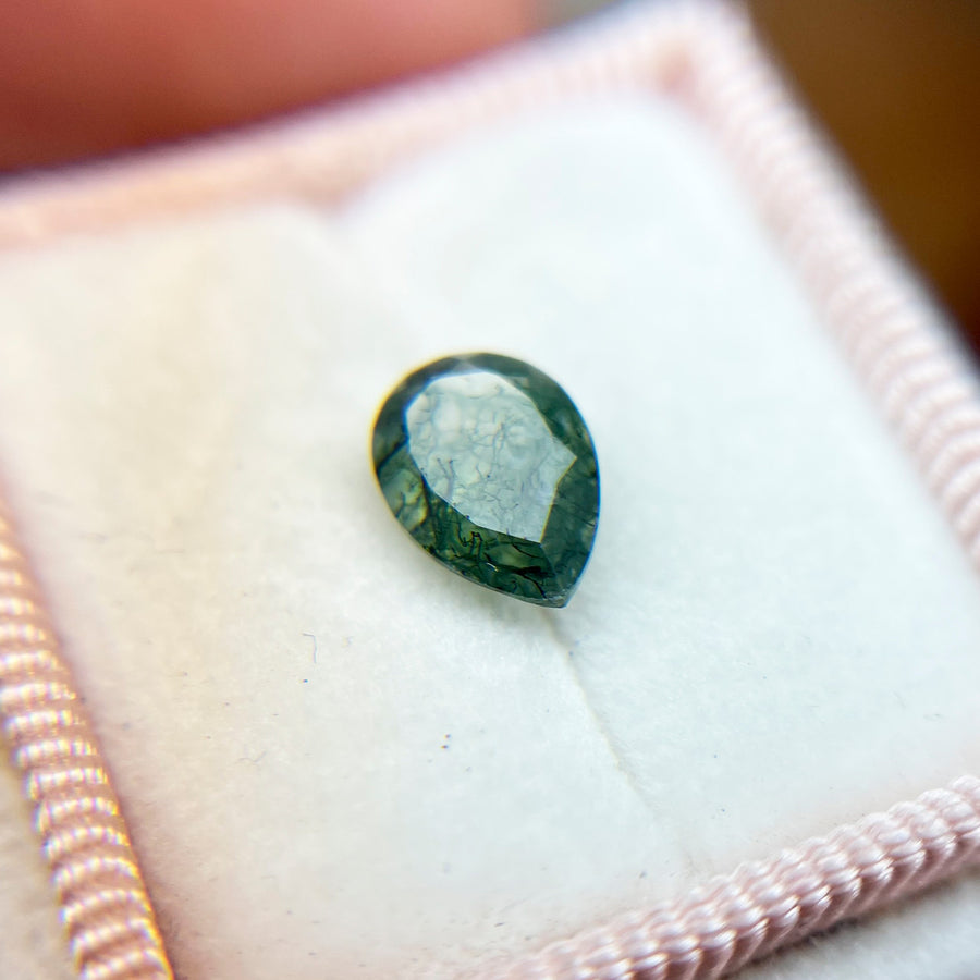 Pear Layered Moss Agate