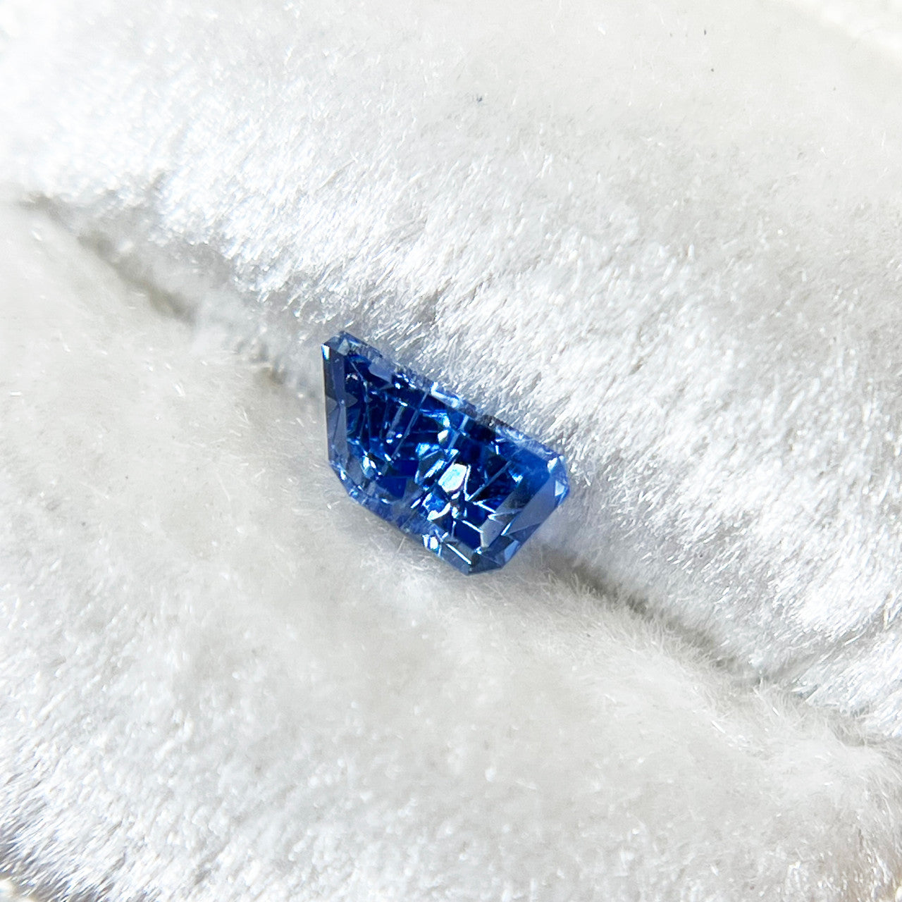 Blue Sapphire Freeform Dreamscape™ Cut by John Dyer