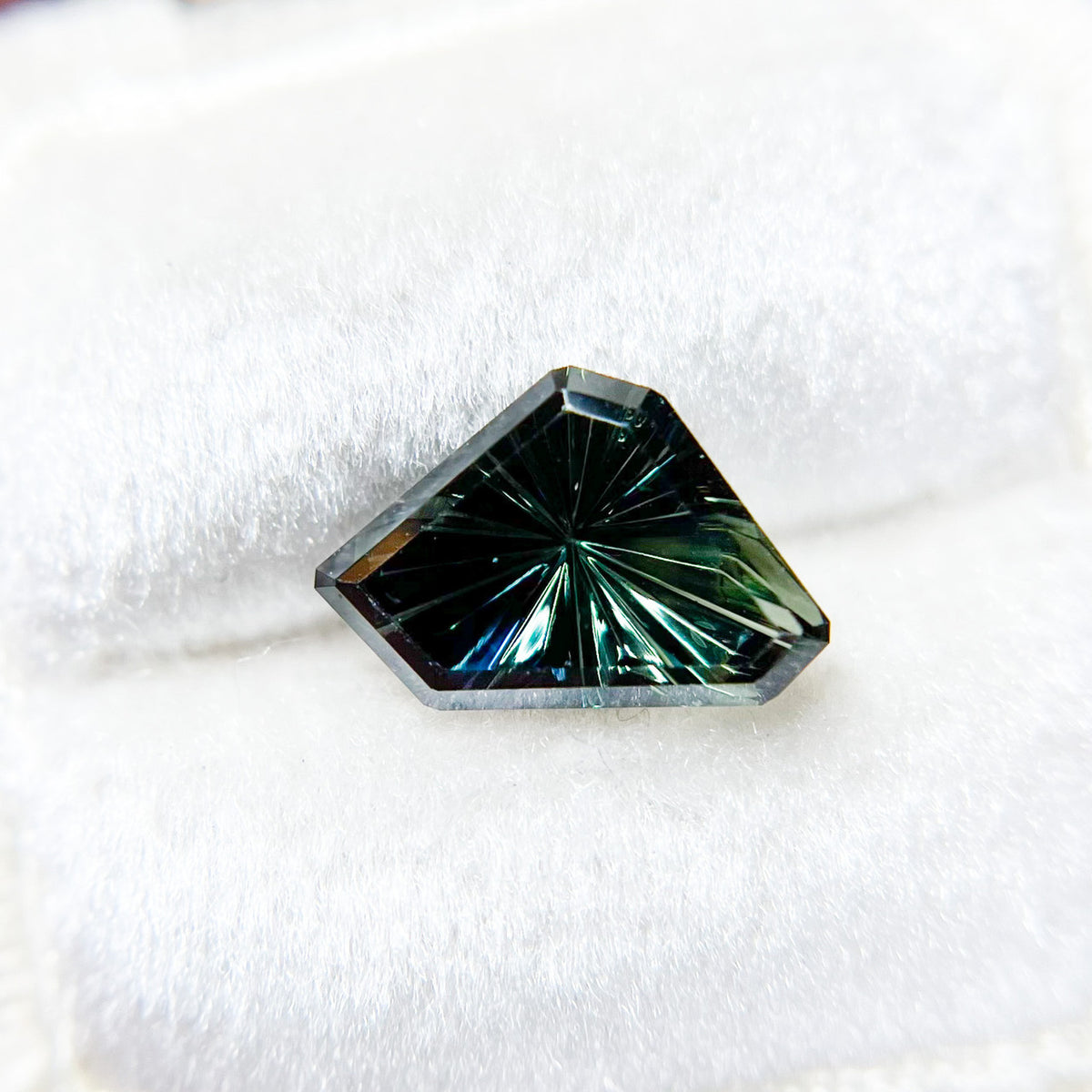 Parti Color Teal Australian Sapphire Freeform Dreamscape™ Cut by John Dyer
