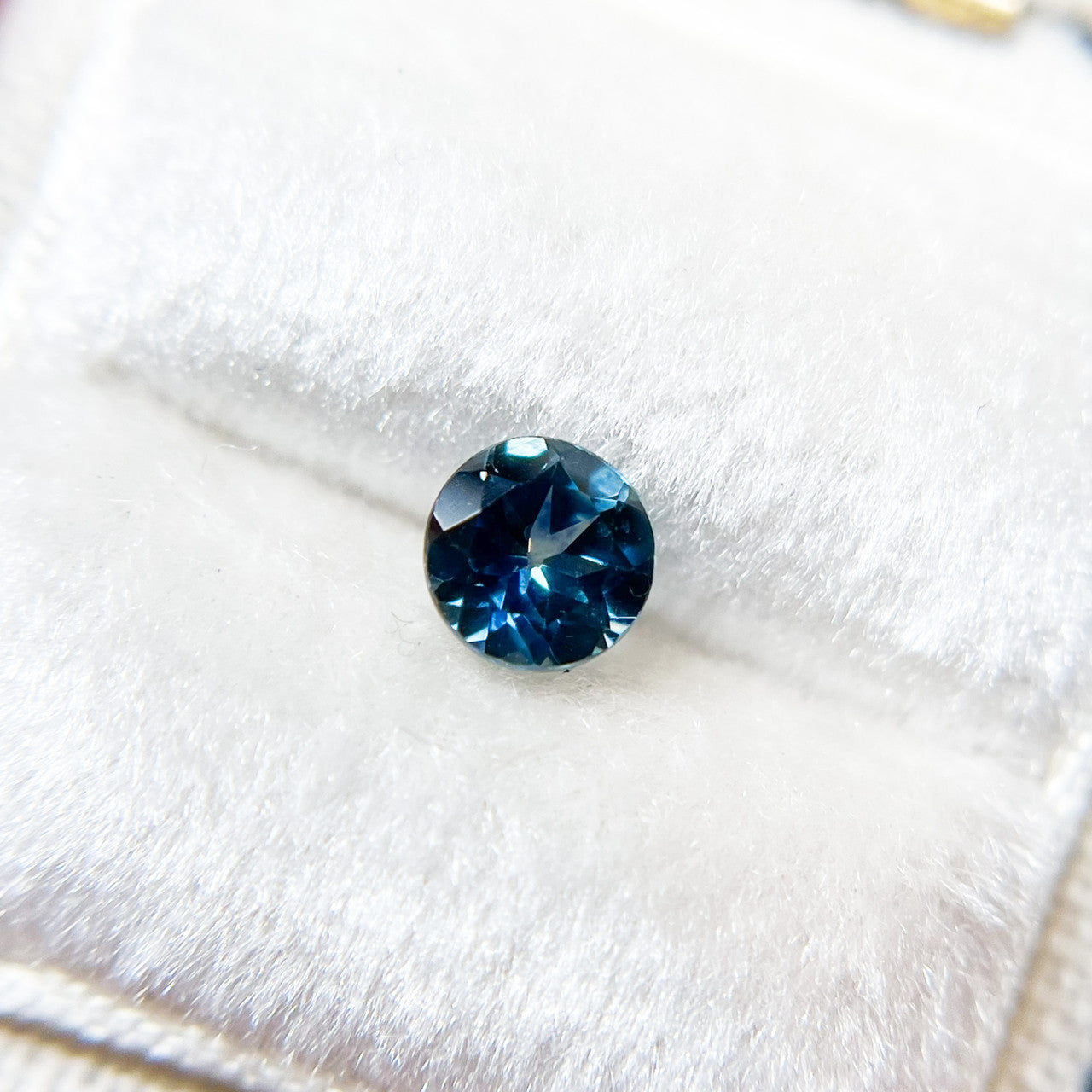 Round Denim Blue Montana Sapphire - 1173-2