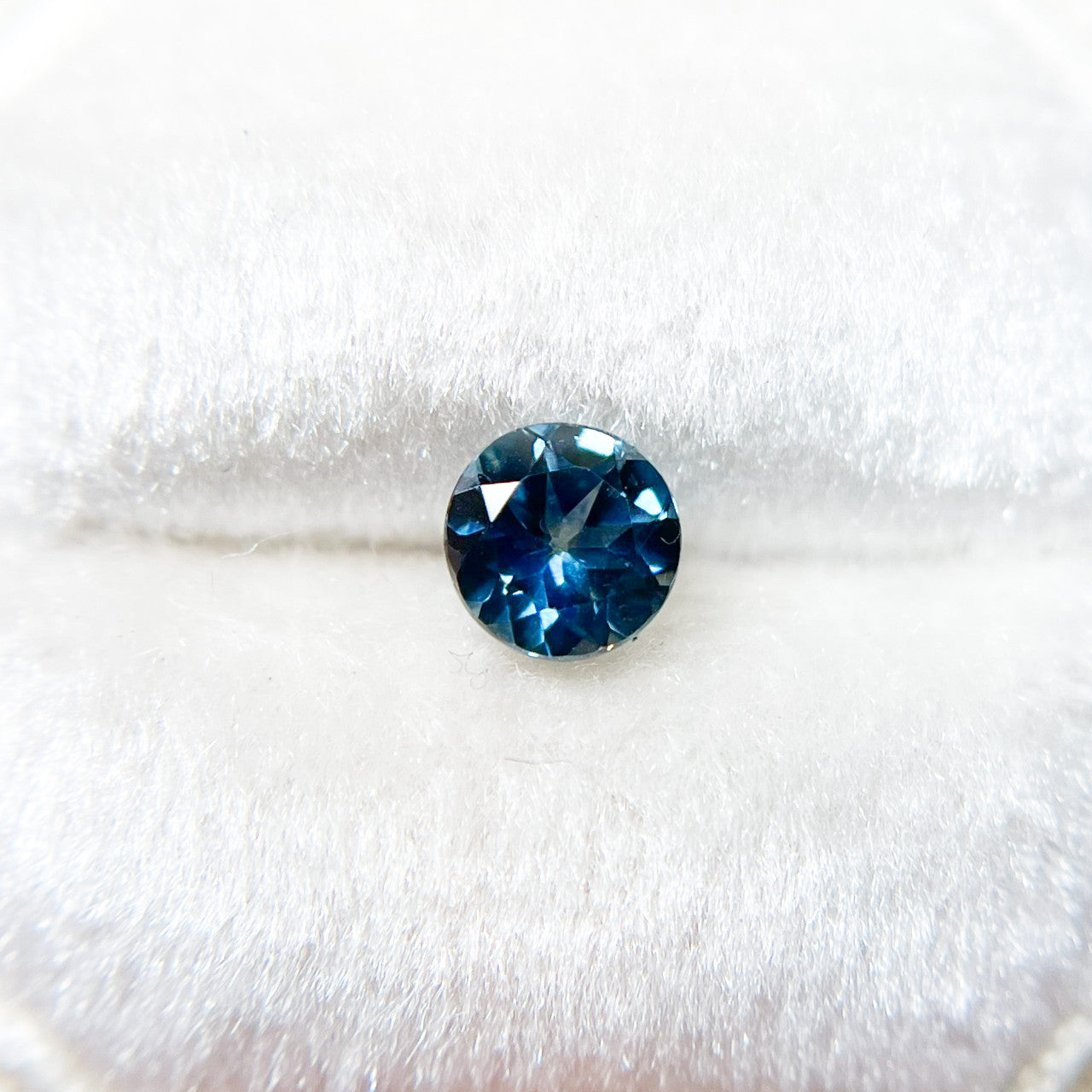 Round Denim Blue Montana Sapphire - 1173-2