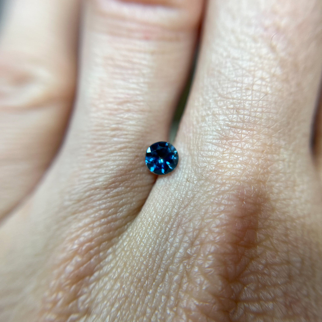 Round Denim Blue Montana Sapphire - 1173-2
