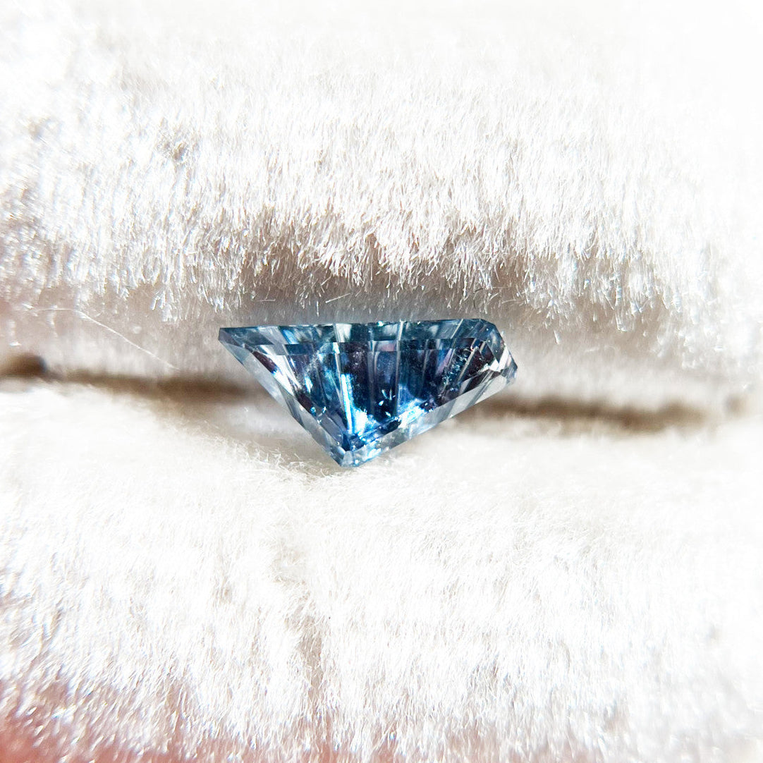 Cornflower Blue Sapphire Freeform Dreamscape™ Cut by John Dyer