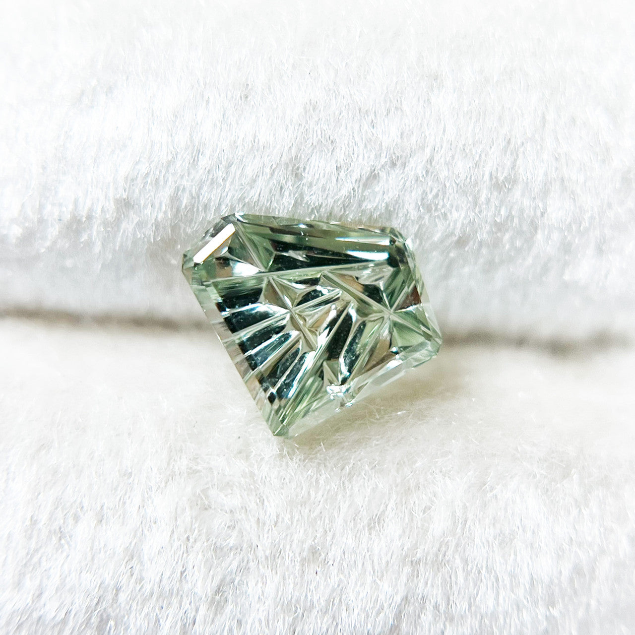 Light Green Montana Sapphire Freeform Dreamscape™ Cut by John Dyer