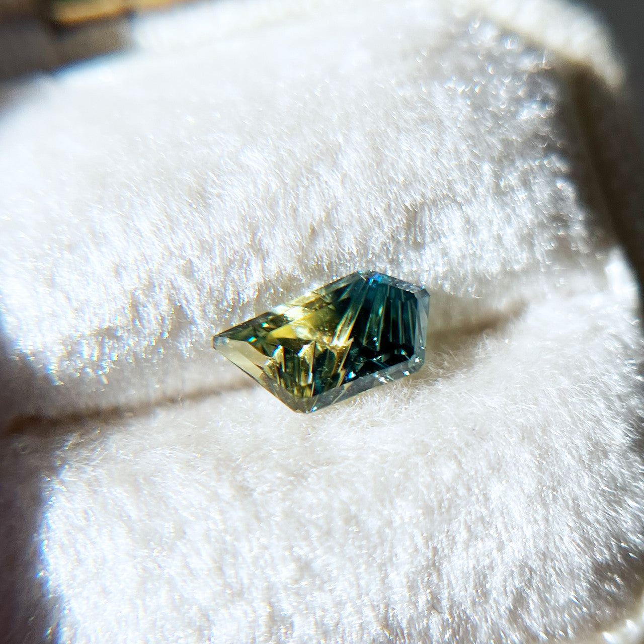 Parti Color Teal Lime Australian Sapphire Dreamscape™ Cut by John Dyer