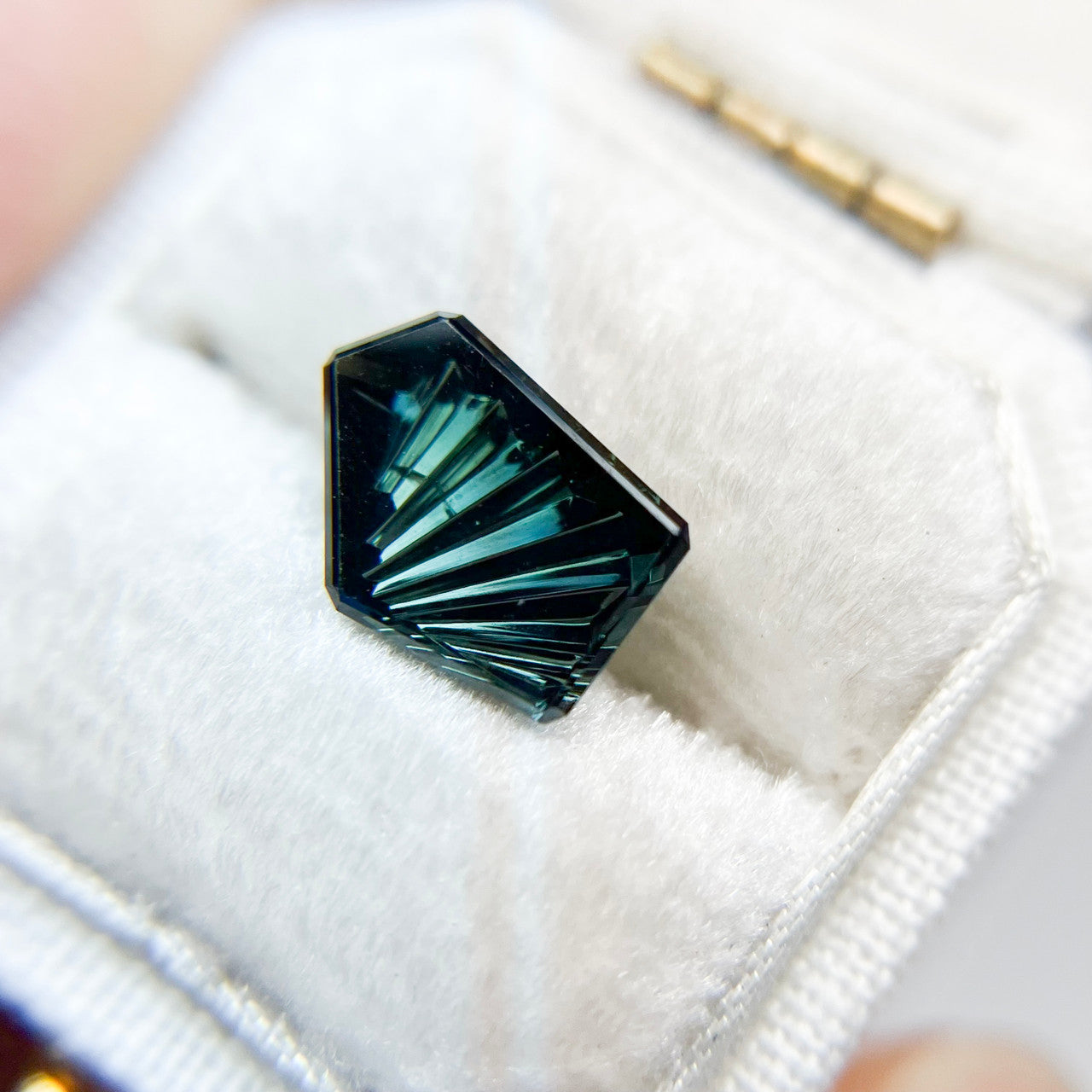 Blue Green Australian Sapphire Dreamscape™ Cut by John Dyer