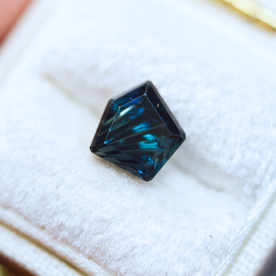 Ethereal Blue Freeform Australian Sapphire Dreamscape™ Cut by John Dyer