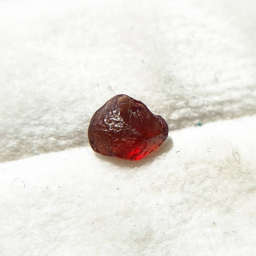 Rough Uncut Rust Red Montana Sapphire 1030