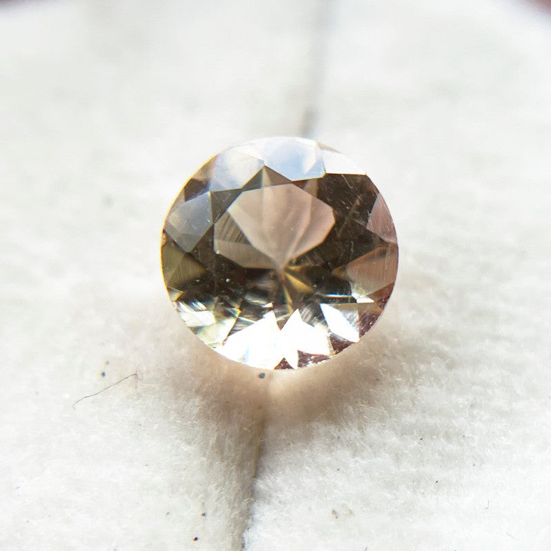 Light Peach Bicolor Oregon Sunstone