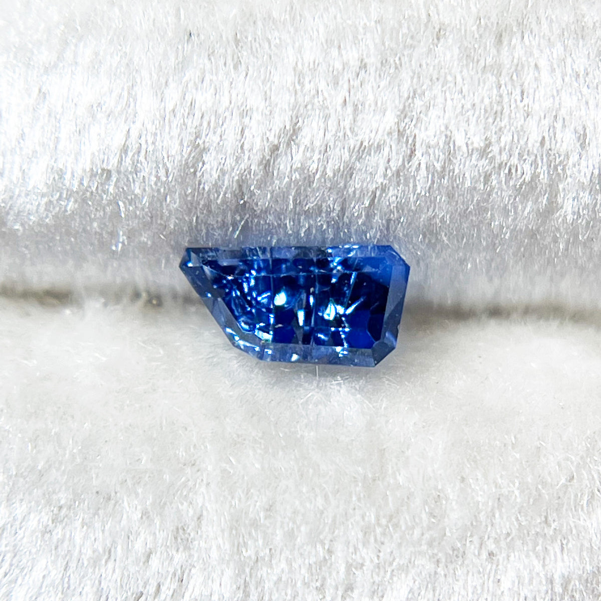 Blue Sapphire Freeform Dreamscape™ Cut by John Dyer