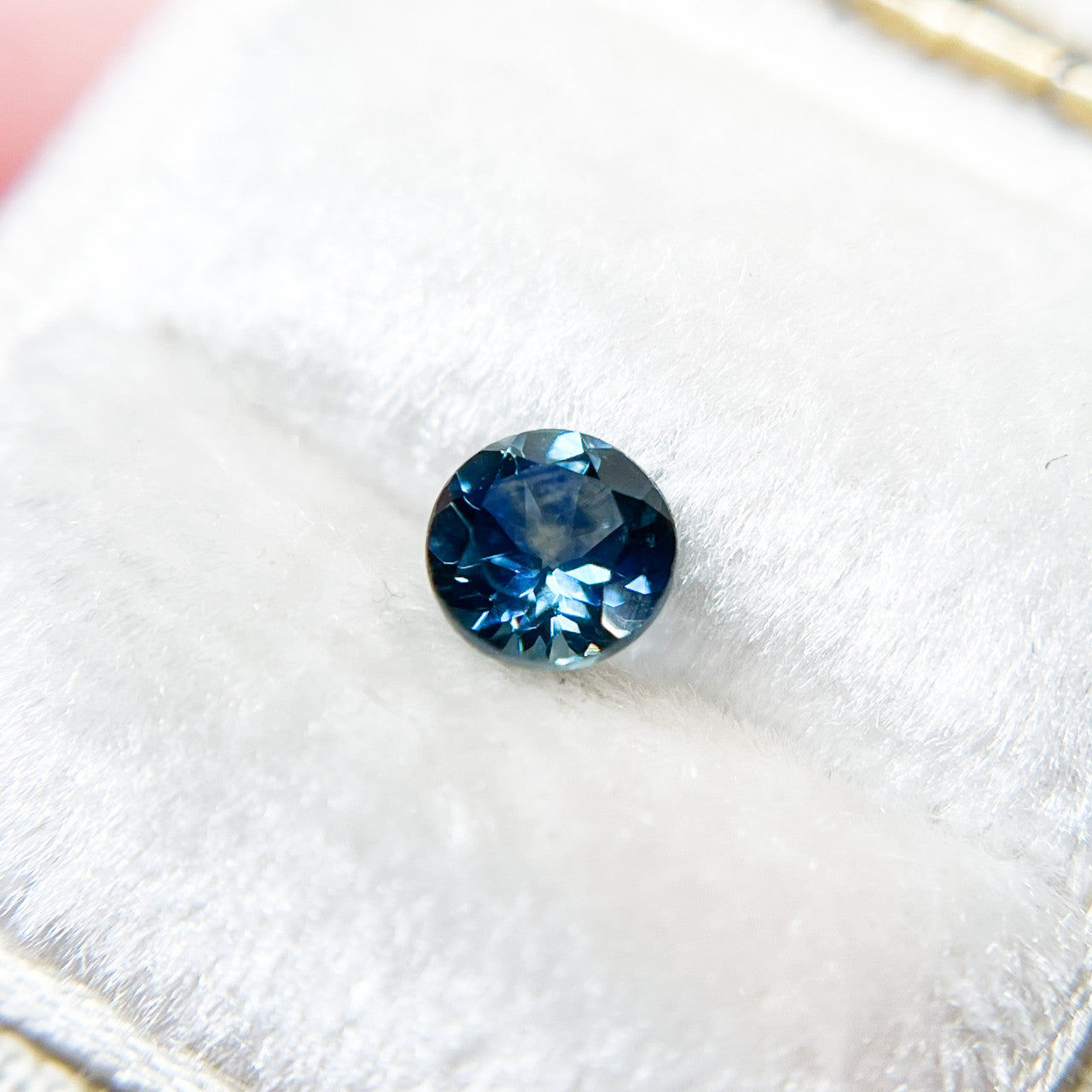 Round Denim Blue Montana Sapphire - 1173-2