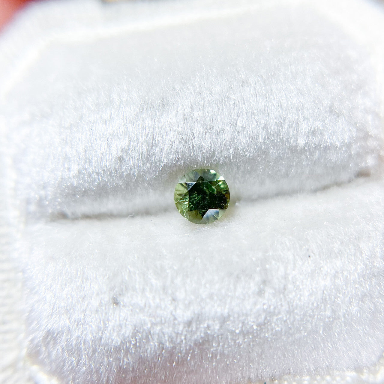 Green Australian Sapphire - 1214