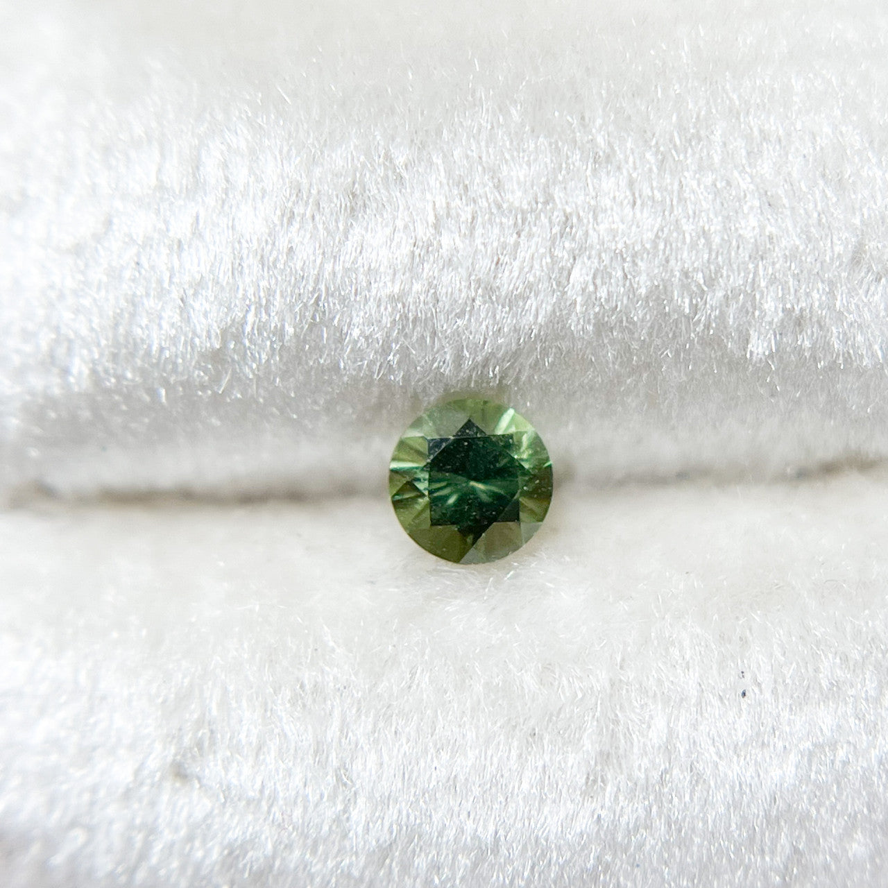 Green Australian Sapphire - 1215