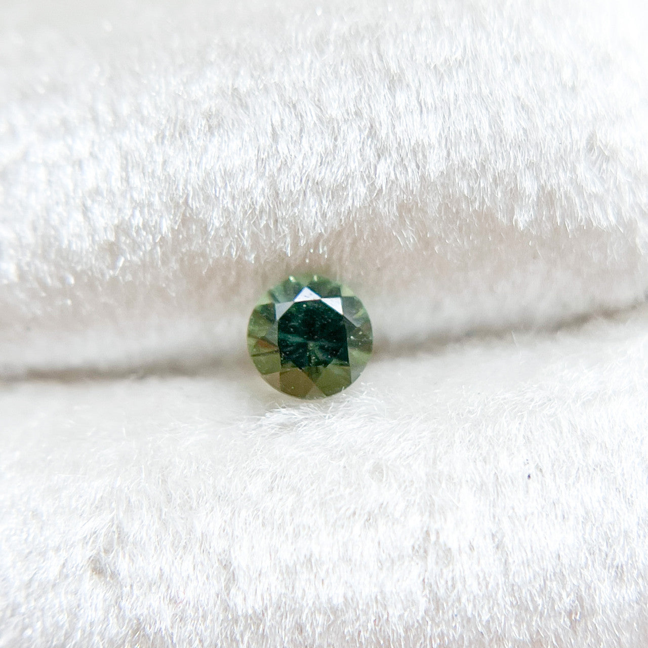 Green Australian Sapphire - 1215