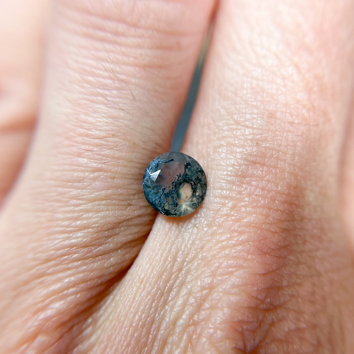 7mm Round Milky Veined Moss Agate - 1255
