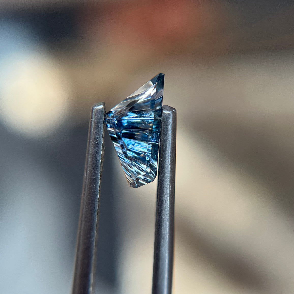Cornflower Blue Sapphire Freeform Dreamscape™ Cut by John Dyer