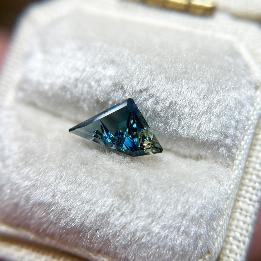 Parti Color Blue Green Australian Sapphire Dreamscape™ Cut by  John Dyer