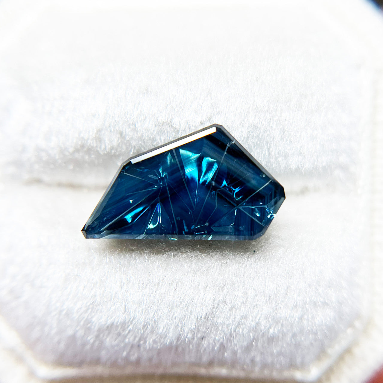 Blue Australian Sapphire Freeform Dreamscape™ Cut by  John Dyer