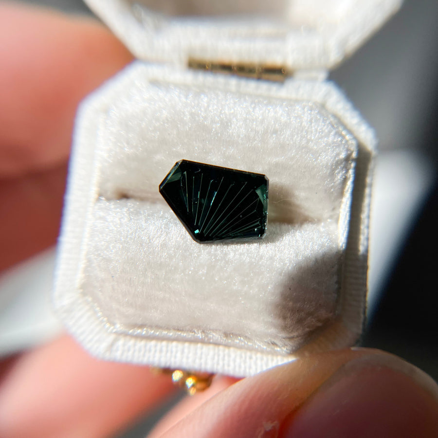 Blue Green Australian Sapphire Dreamscape™ Cut by John Dyer