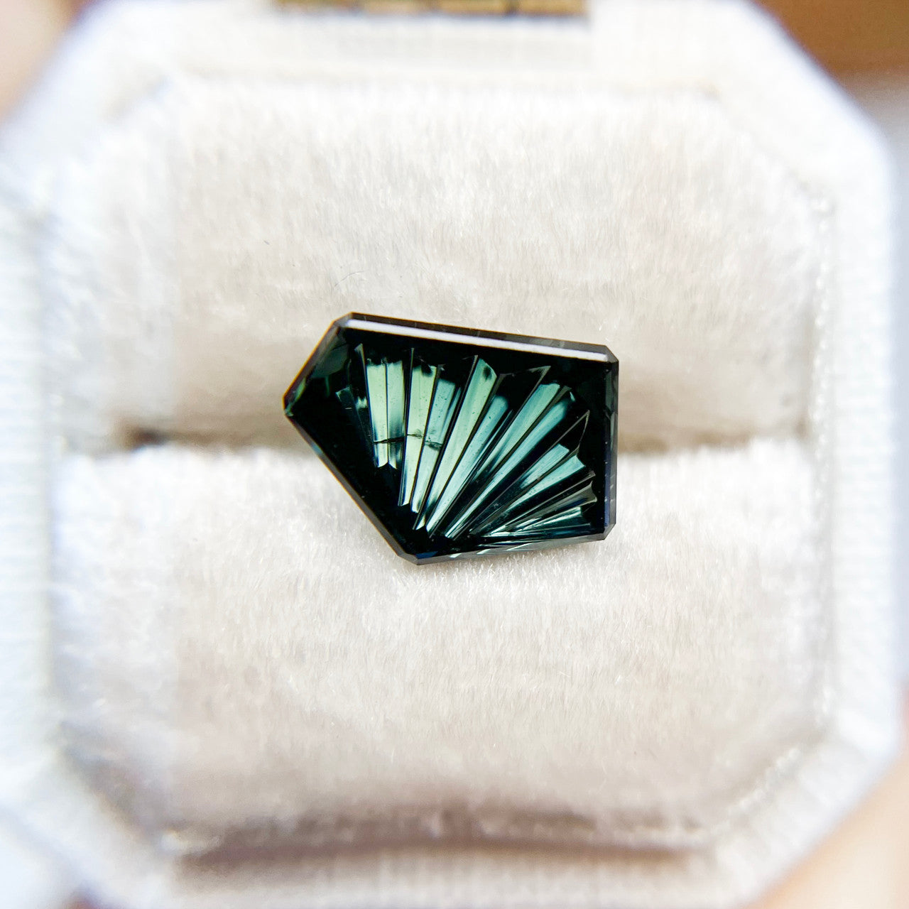 Blue Green Australian Sapphire Dreamscape™ Cut by John Dyer