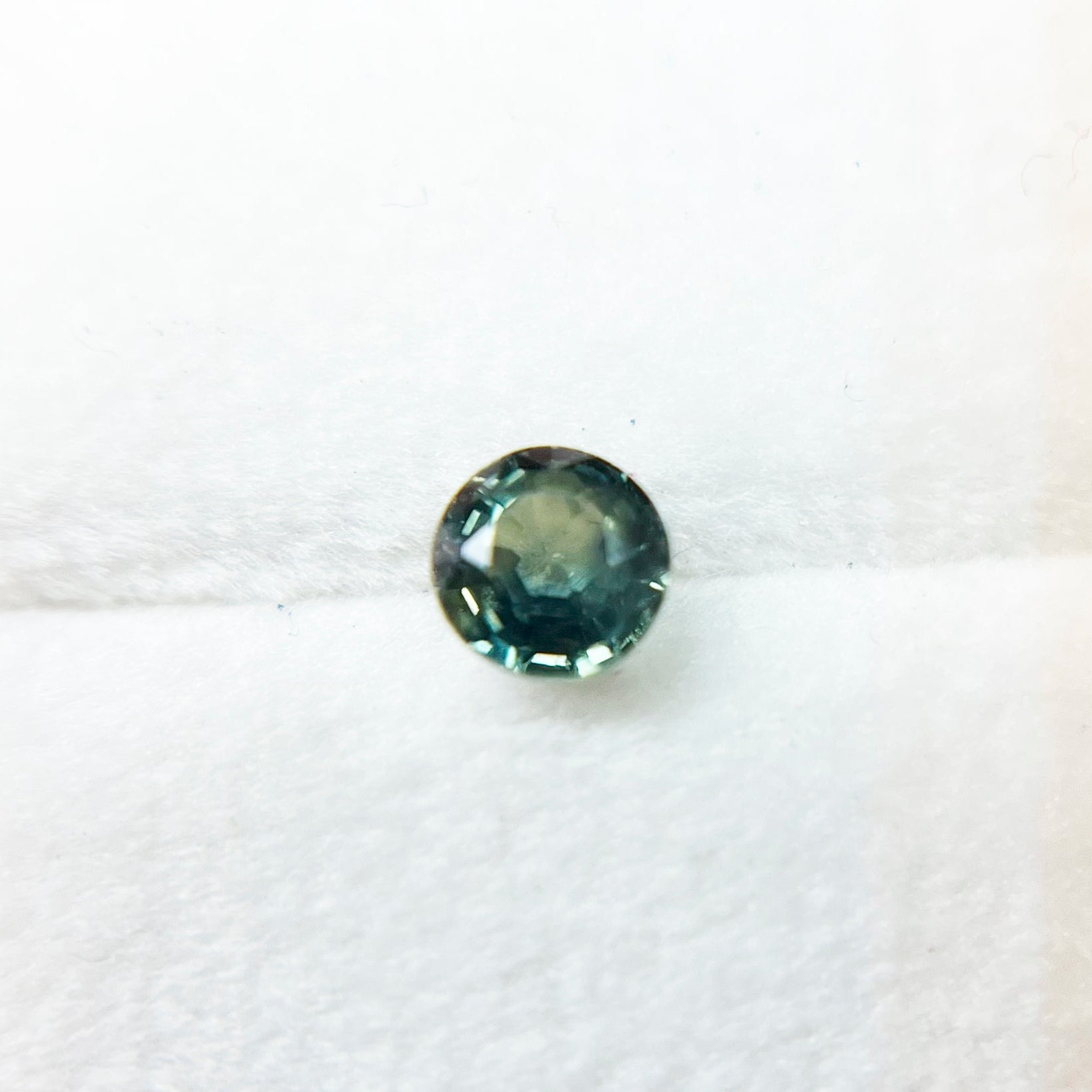 Round Green Montana Sapphire