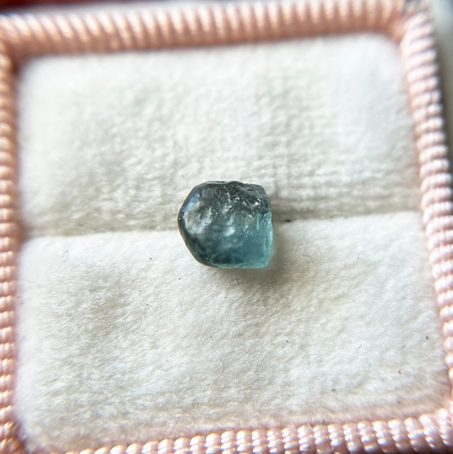 Rough Uncut Teal Blue Montana Sapphire 1023