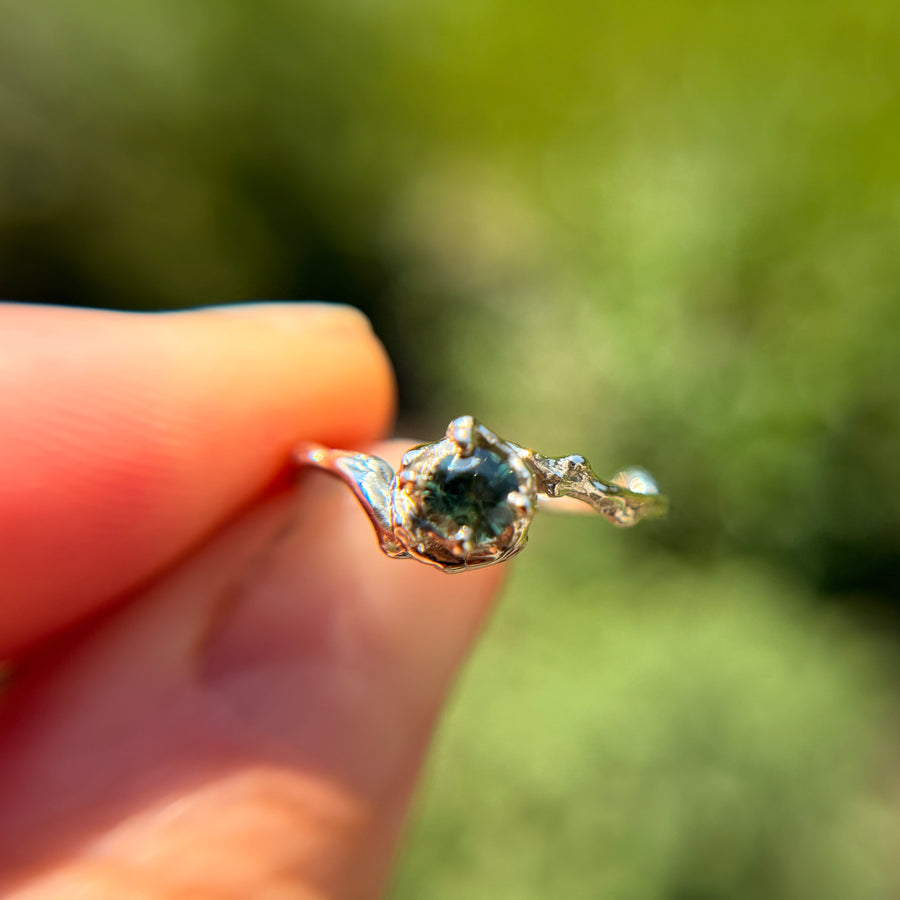 Petite Naples w/Green Sapphire