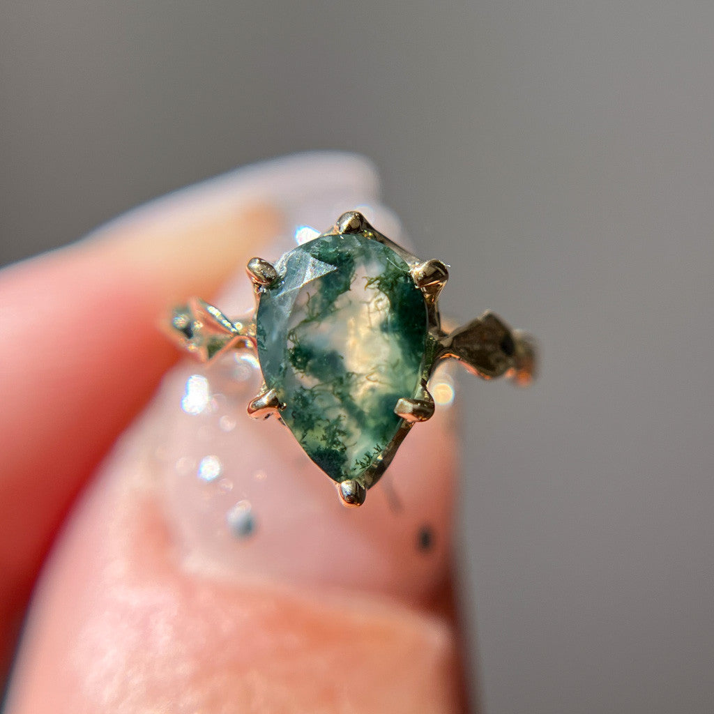 Flora Solitaire Setting