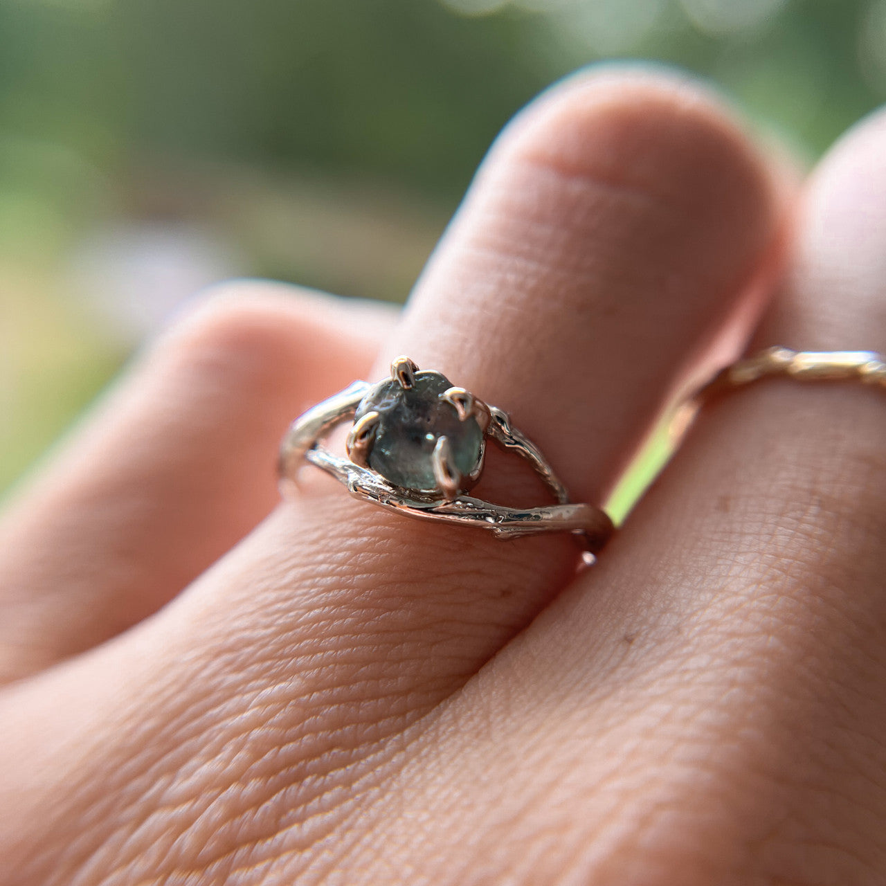 14K White Gold Unity Montana Sapphire Solitaire Ring